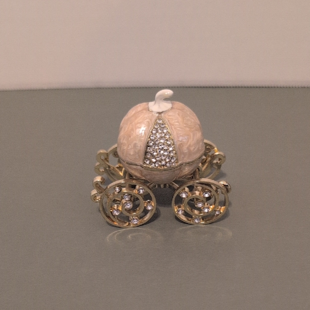 Pumpkin Carriage Trinket